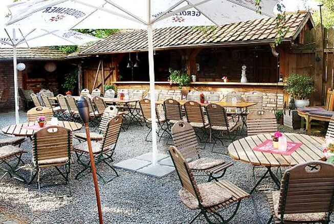 Bild vergr&ouml;&szlig;ern: Restaurant "Die Buhne" Hofansicht