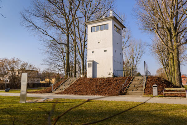 Bild vergrößern: Grenzturm in Nieder Neuendorf