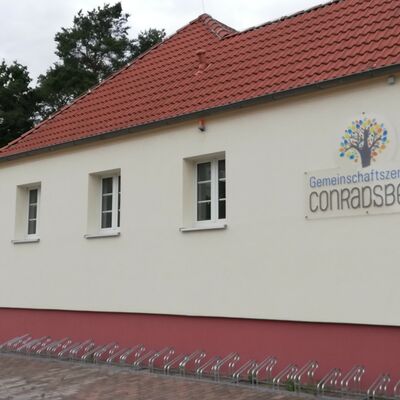Bild vergrößern: Gemeinschaftszentrum Conradsberg Außenfassade