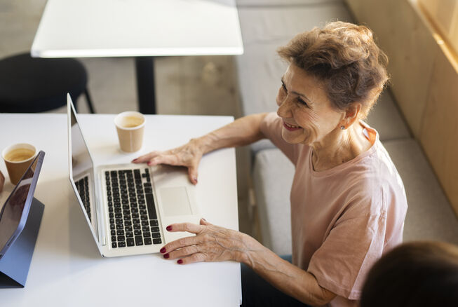 Digital fit: Online-Kurse für Senioren
