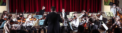 Bild vergrößern: Jugendkammerorchester der Musikschule Hennigsdorf beim Benefizkonzert für die Ukraine am 19. März 2022