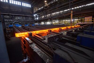Bild vergrößern: Hennigsdorfer Elektrostahlwerk produziert noch heute Stahl