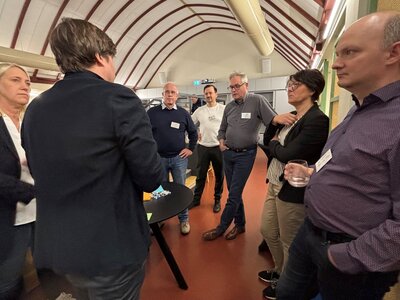 Bild vergr&ouml;&szlig;ern: 16042026 - Disk. WGH, Stadtwerke und SVV Erster W&auml;rmetisch KWP - Foto Andrea Linne
