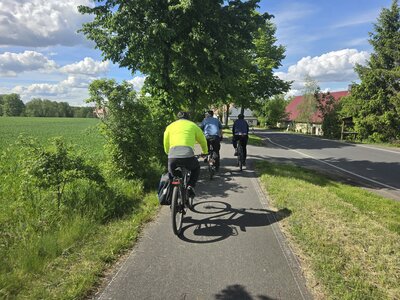 Bild vergr&ouml;&szlig;ern: Stadtradeln 2026 Radlergruppe von hinten