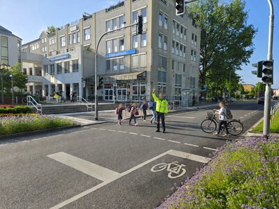 Bild vergr&ouml;&szlig;ern: Ampel Havelplatz abgeschaltet - Polizei regelt