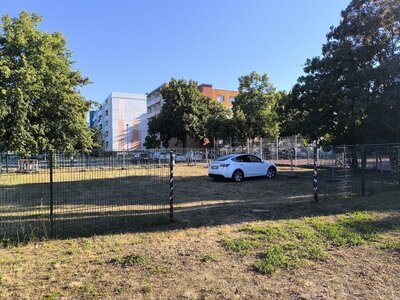 Bild vergr&ouml;&szlig;ern: Parkplatz Fontanesiedlung Ecke Reinickendorfer Str