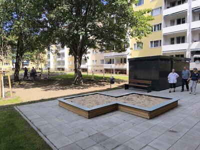 Bild vergr&ouml;&szlig;ern: 24072026 - Wohnhof 2 Innenhof nach Sanierung - Foto Mathias Teuber