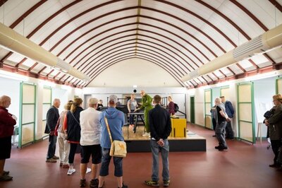 Bild vergr&ouml;&szlig;ern: Aula KreativWerk R6 - Foto Christian Schneider