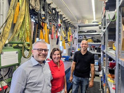 Bild vergr&ouml;&szlig;ern: Kraft-Service Firmenbesuch Foto 1 vor Kransteuerung
