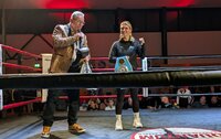 Bild vergr&ouml;&szlig;ern: Hallensprecher Claus Kohls und Boxweltmeisterin Nina Meinke