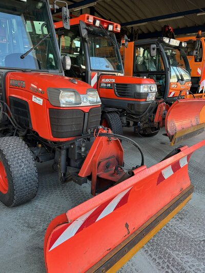 Bild vergr&ouml;&szlig;ern: F&uuml;r den Winter ger&uuml;stet werden die Fahrzeuge in der Stadtservice Hennigsdorf GmbH, wenn sie nicht mehr im Herbsteinsatz sind.