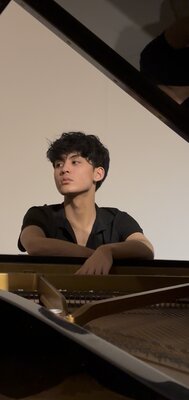 Bild vergr&ouml;&szlig;ern: Portrait Tristan Razai