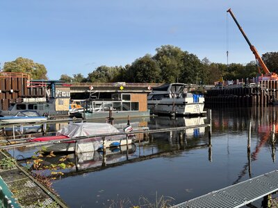 Bild vergr&ouml;&szlig;ern: Oktober 2026 - Marode Havelbr&uuml;cke und Widerlager f&uuml;r Ersatzbr&uuml;cke - Foto Andrea Linne