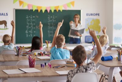 Bild vergr&ouml;&szlig;ern: Students knowing the right answer